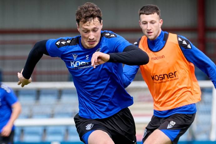 拉菲尼亚：我总觉得我在逼抢这件事上有点烦人（拉菲尼亚：在逼抢方面，我常觉得自己有点招人烦）