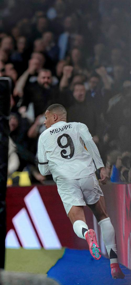 英超战报：福登双响，格瓦迪奥尔破门+送点，曼城3-2利兹联（曼城3-2险胜利兹联：福登梅开二度，格瓦迪奥尔进球且送点）