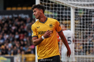 欧冠半场：阿纳别科夫屡送神扑，凯拉特0-0奥林匹亚科斯（欧冠半场：阿纳别科夫高接低挡，凯拉特与奥林匹亚科斯互交白卷）