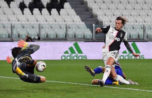 Ame：我生病了状态不好，感觉选手之间的配合沟通有点烂（Ame：身体抱恙状态欠佳，队内配合与沟通不够理想）