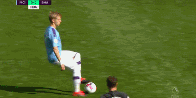 维尼修斯遭受外界批评，队友纷纷在社交网站上对其表示支持（维尼修斯饱受质疑，队友社媒集体声援）