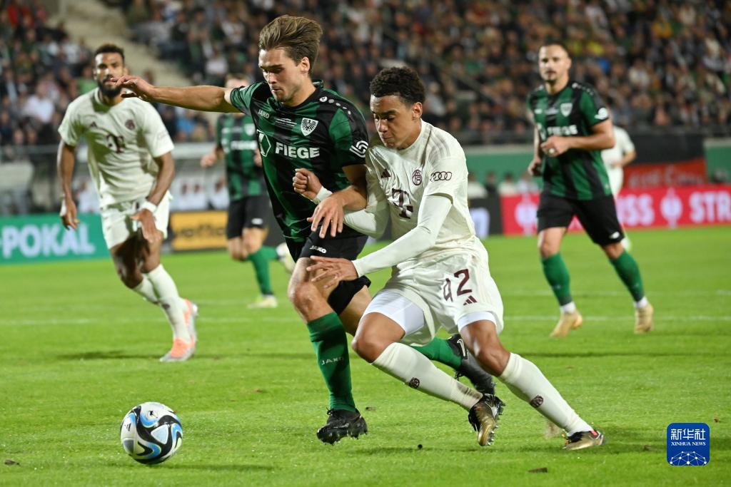 中超收官战观众人数：梭鱼湾62330人刷新本赛季纪录（梭鱼湾入场62330人，中超收官战刷新本赛季纪录）