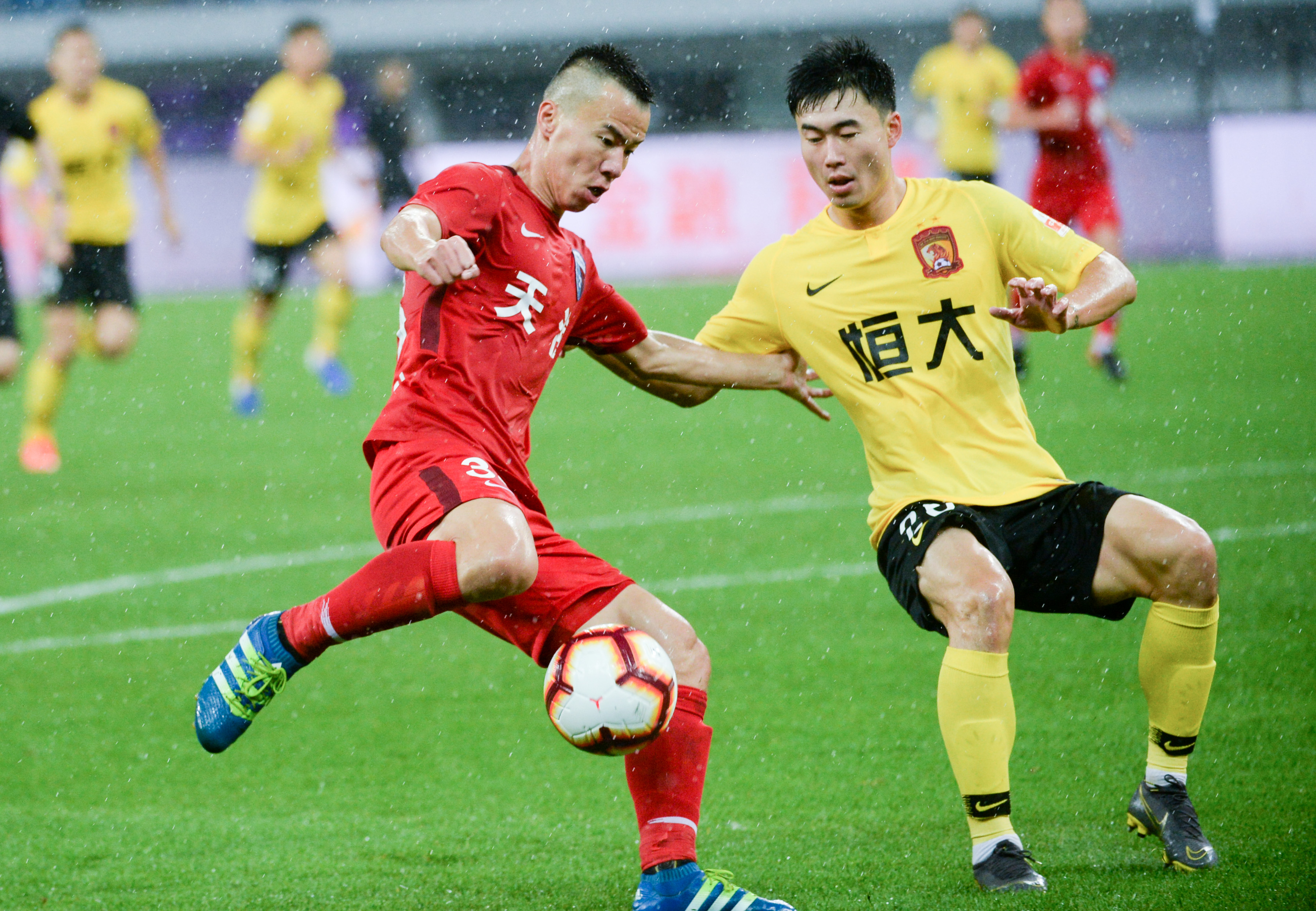 RB大宫松鼠官方：正式签下前墨尔本城门神汤姆·格洛弗（RB大宫松鼠官宣：前墨尔本城门将汤姆·格洛弗加盟）