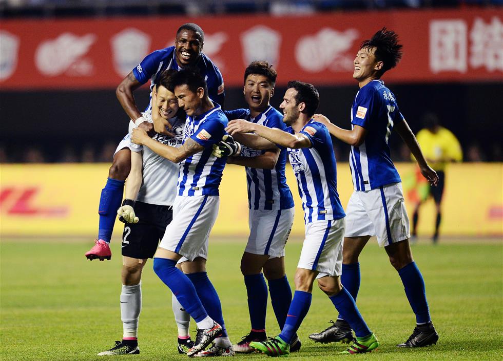 TA：热刺希望与范德芬续约；冬窗引援会因帕拉蒂奇去留而调整（TA：热刺欲与范德芬续约，帕拉蒂奇去留或左右冬窗引援策略）