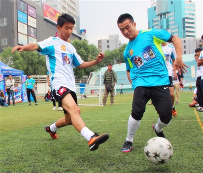 图片报：沃尔夫斯堡想挖凯尔，后者预计会在本轮联赛公开回应（图片报：狼堡有意签下凯尔，球员预计将在本轮联赛作出公开回应）