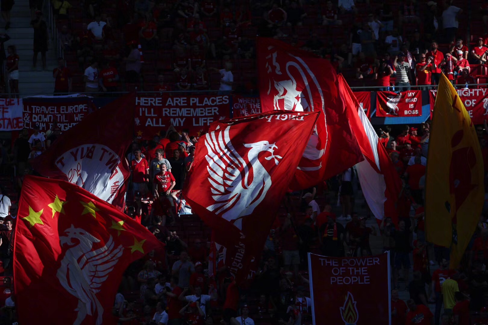 欧冠：巴黎2-0轻取泽尼特（欧冠：巴黎两球零封泽尼特）