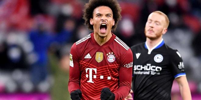 曼联本赛季在劫富济贫中表现突出，对阵强队全胜，但中下游球队难求一胜，有望争夺欧冠资格。（曼联本季劫富济贫显著：强强对话全胜，打弱旅难求一胜，欧冠席位在望）