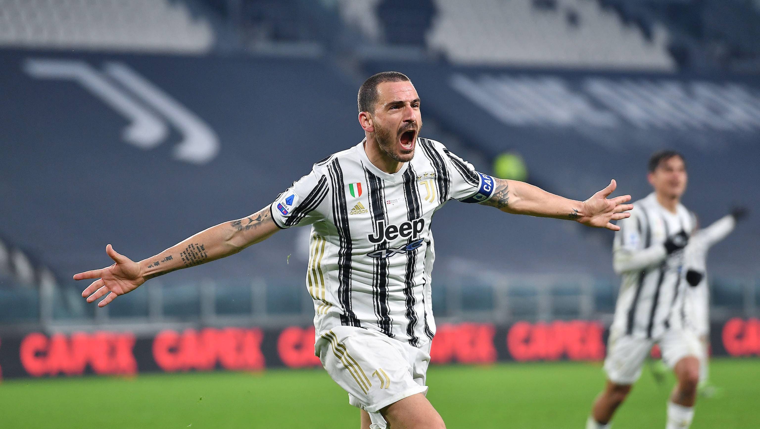 欧文突破防守助攻制胜（欧文强突防线妙传锁定胜局）